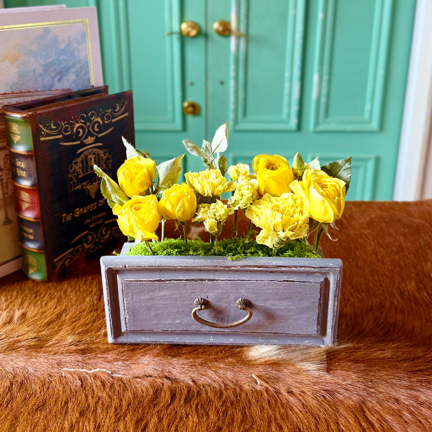 「スプレーバラのウォールチェスト」　フリーズドライフラワーインテリアシリーズ