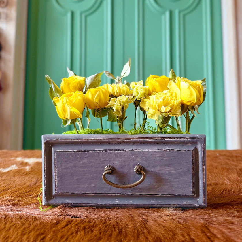 「スプレーバラのウォールチェスト」　フリーズドライフラワーインテリアシリーズ