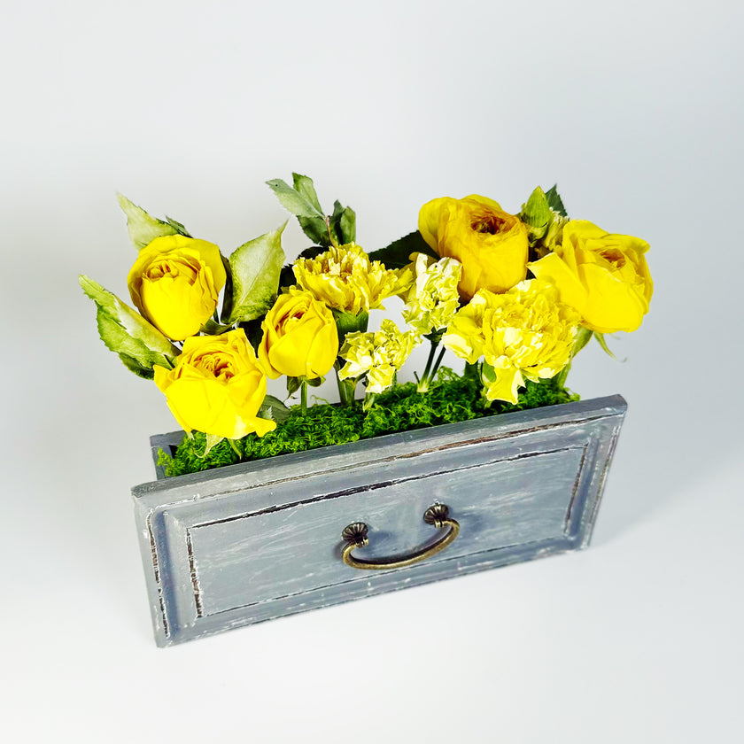 「スプレーバラのウォールチェスト」　フリーズドライフラワーインテリアシリーズ