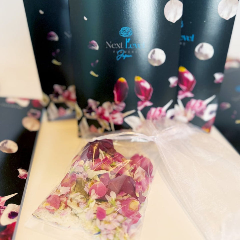 【季節限定】フリーズドライフラワーバスソルト 「桜とバラ」 お祝いやご褒美にいかがですか